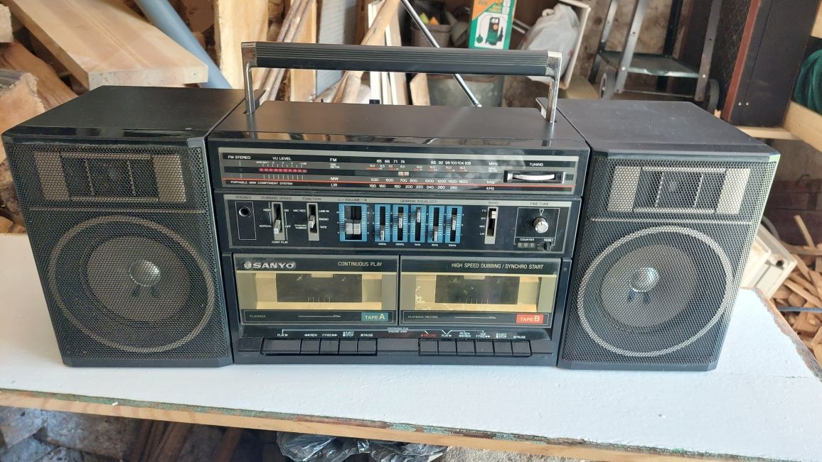 Radiomagnetofon SANYO  C 35