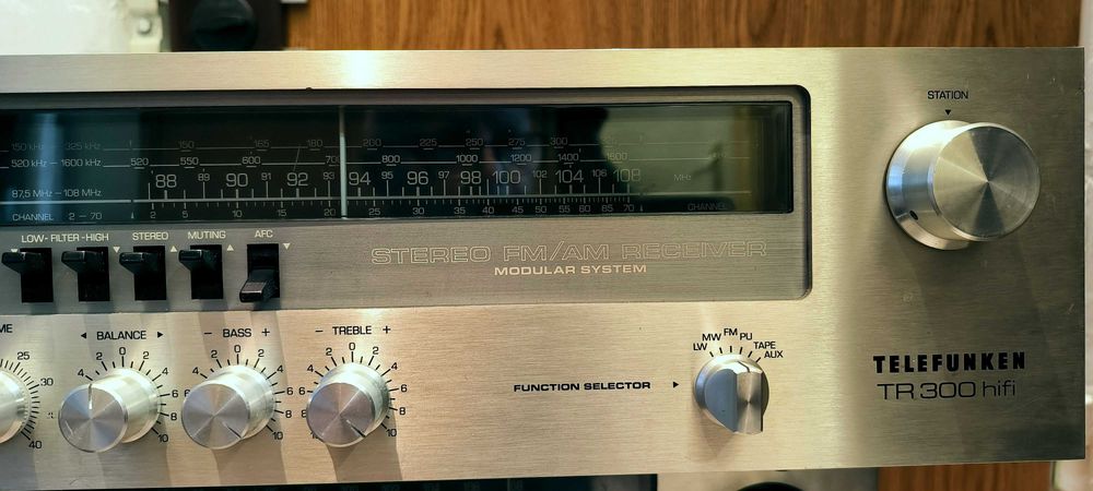 Amplituner Telefunken TR-300 Hi-Fi  4x55 W idealnie sprawny oryginalny