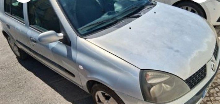 Renault Clio em otimo estado