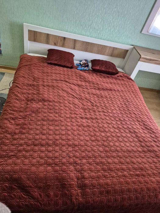 Кровать двуспальна стан ідеальний