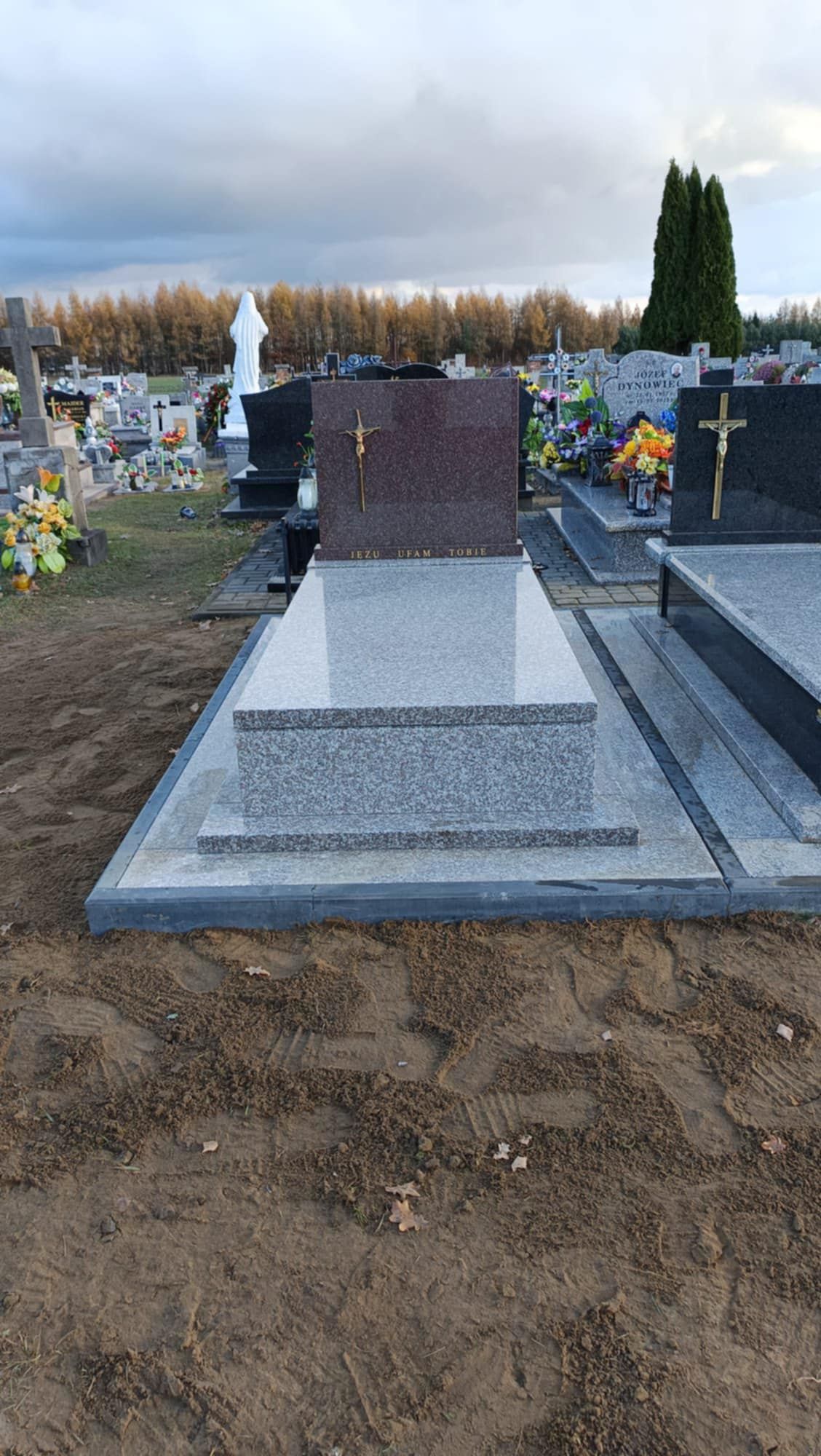 Piwniczka Grobowa, Nagrobki, Grobowiec, katakumby, Piwnica cmentarna