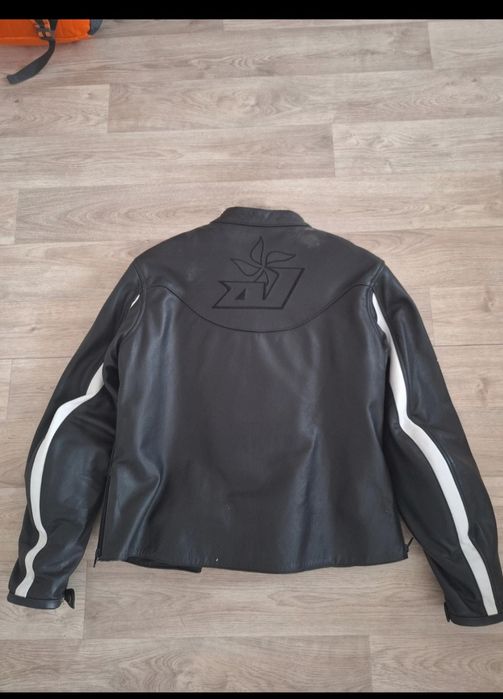 Casaco mota senhora em pele