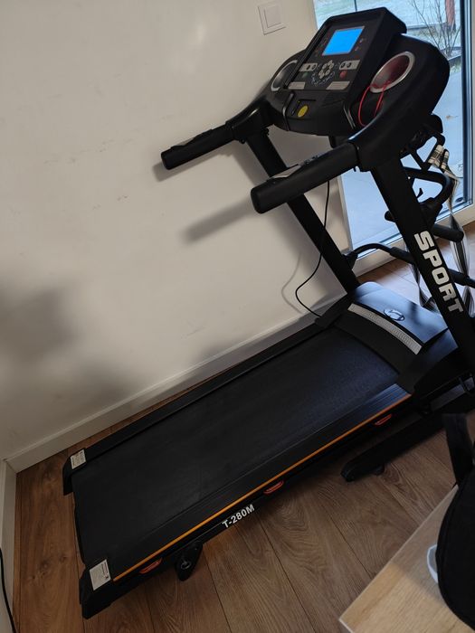 Bieżnia elektryczna z masażerem