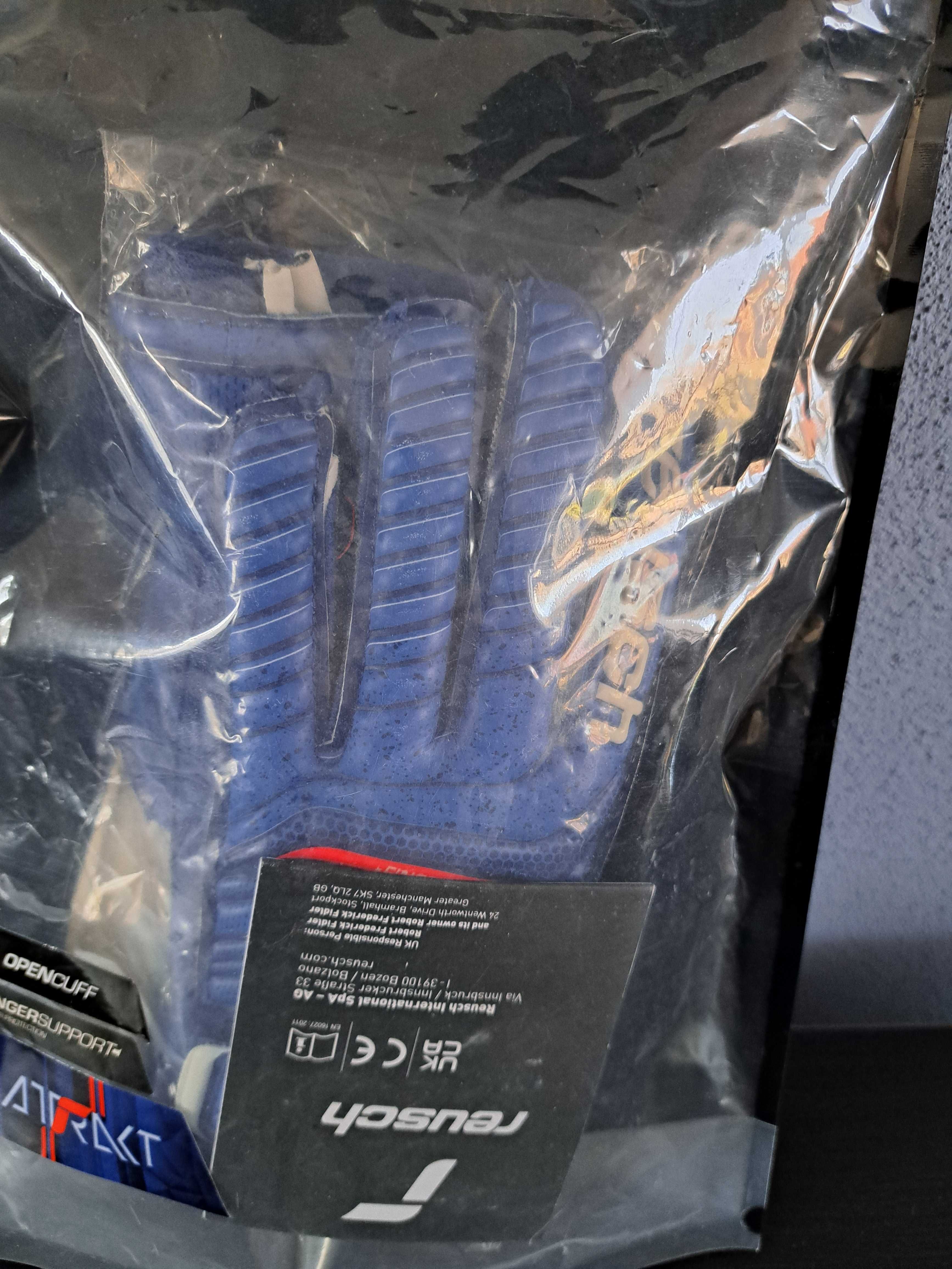 Rękawice bramkarskie dla dzieci junior Reusch Attrakt Grip r. 3,5
