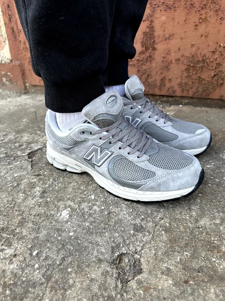 Кросівки New Balance 2002r