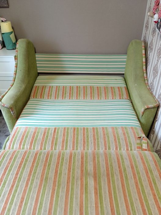 Продам розкладний диван