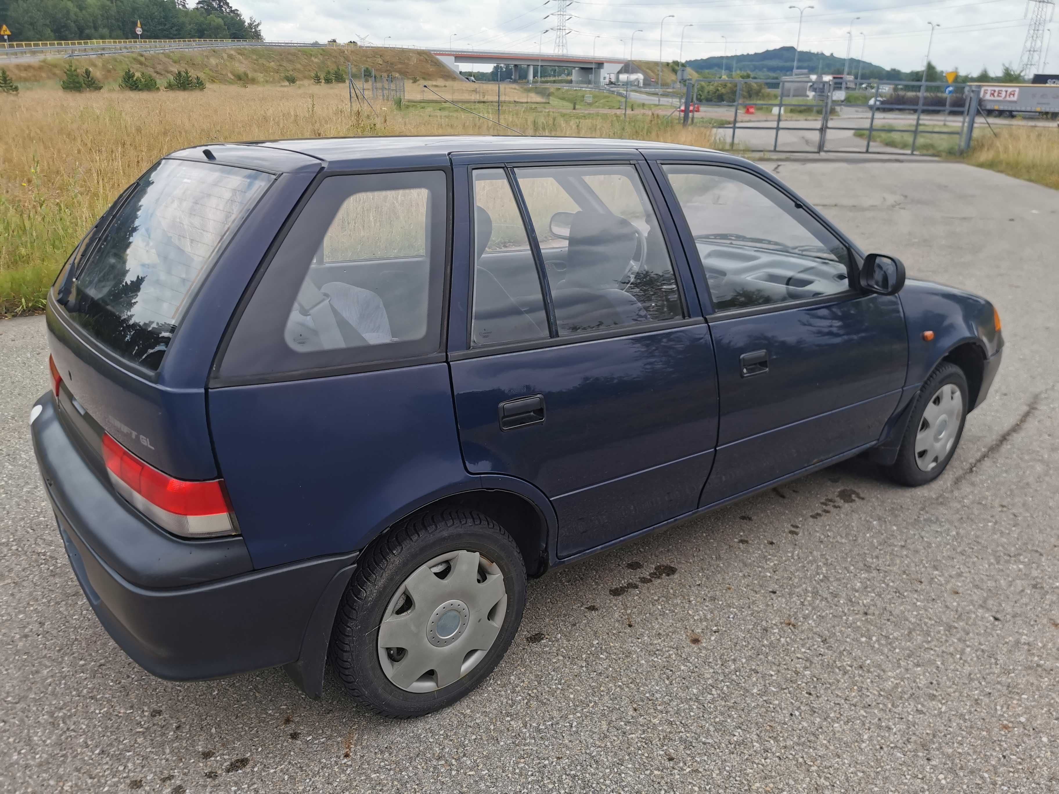 sprzedam suzuki swift 1,0 benzyna