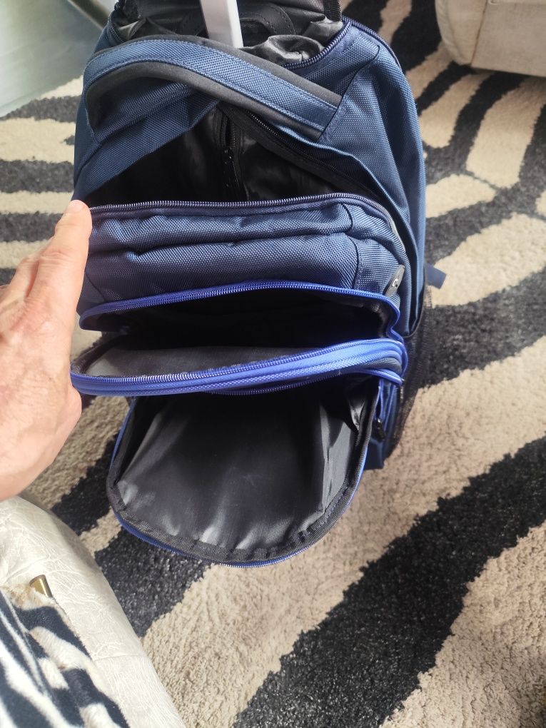 Рюкзак-сумка на колесах Travel Gear