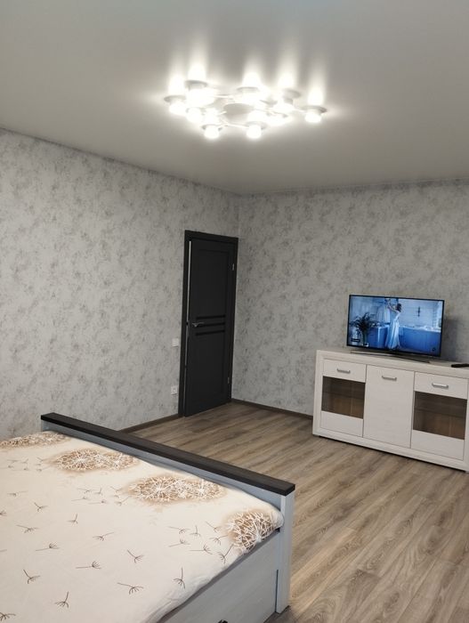 Вільна сьогодні Центр Люкс 1-но кімнатна