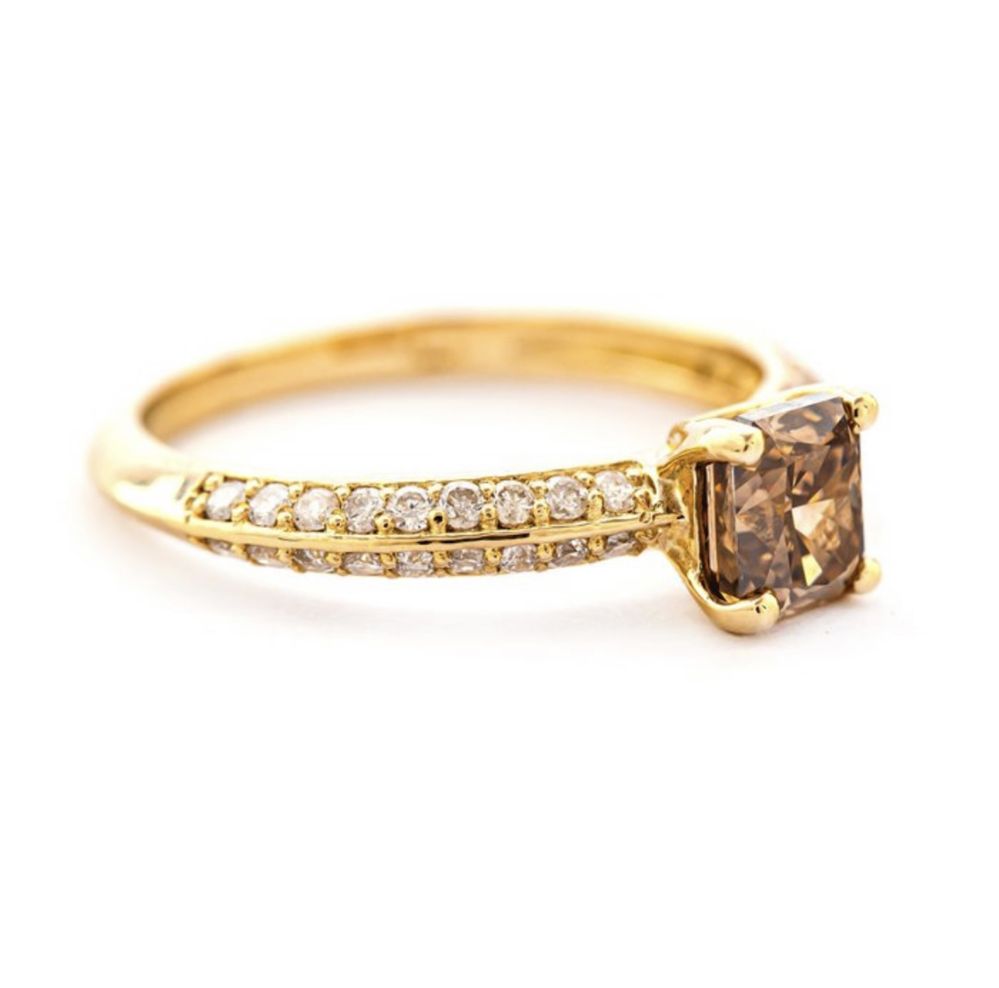 Anel ouro amarelo com diamantes