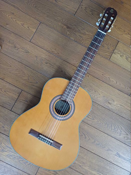 Gitara klasyczna z pokrowcem i książkami J.Powroźniaka