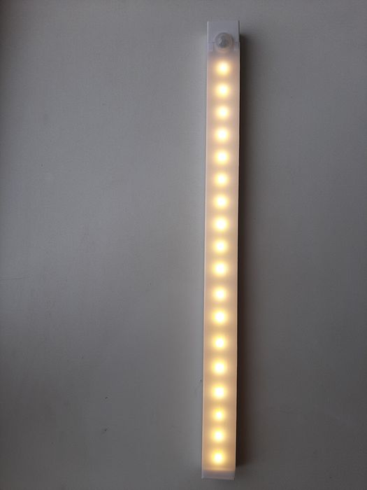 LED светильник беспроводной с датчиком движения