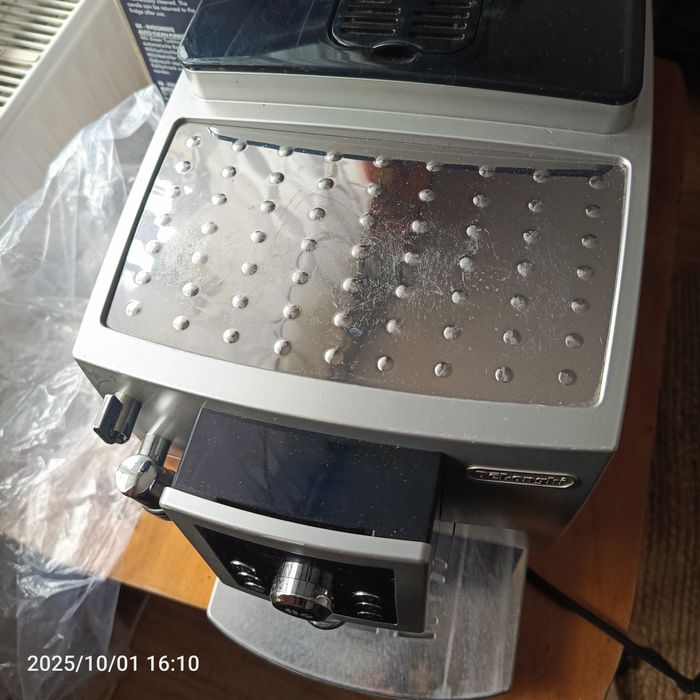 Express ciśnieniowy Automatyczny Sprawny używany  DeLonghi ECAM
