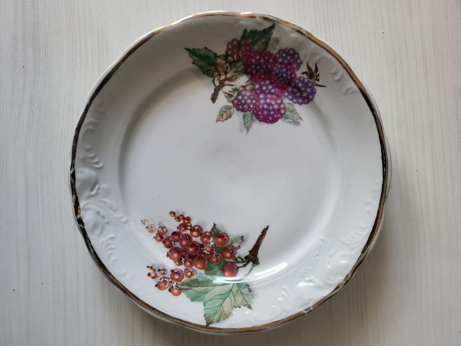 Talerze deserowe porcelana Wałbrzych