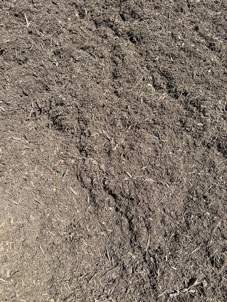 Ziemia KOMPOSTOWA kompost czarnoziem torf obornik pod trawnik ogrodu