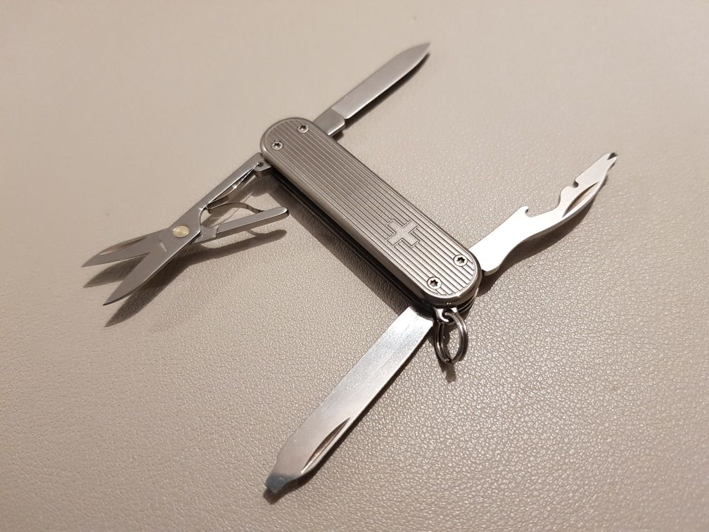 Victorinox Rambler Titan torx 58mm