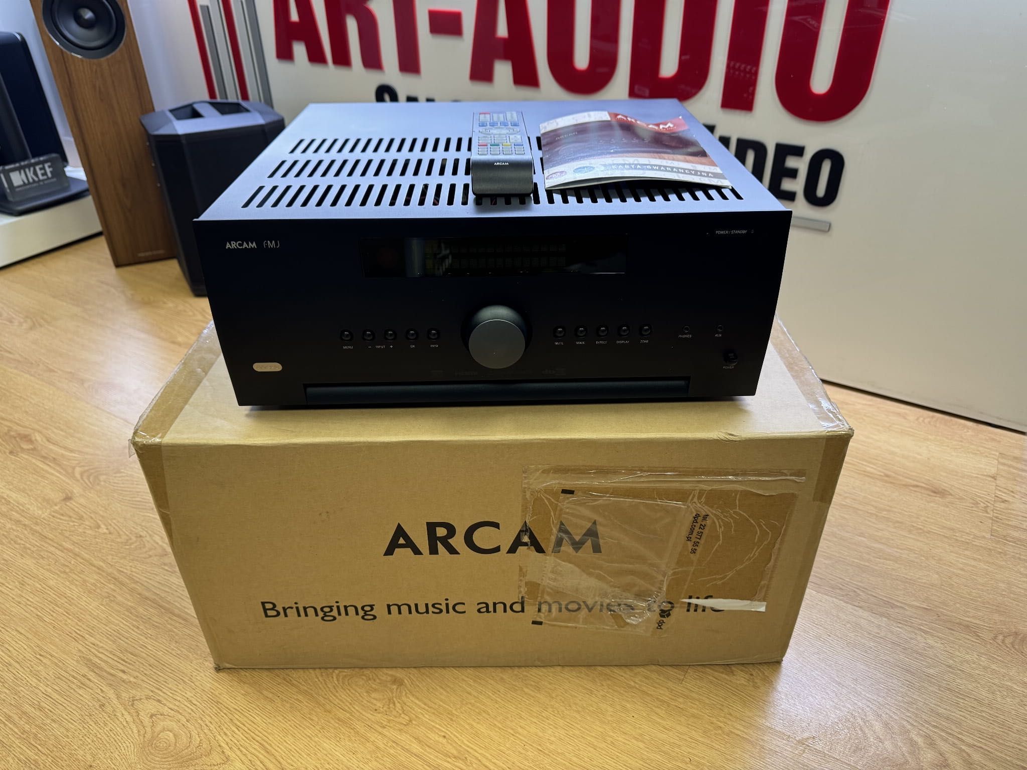 Amplituner Arcam AVR390