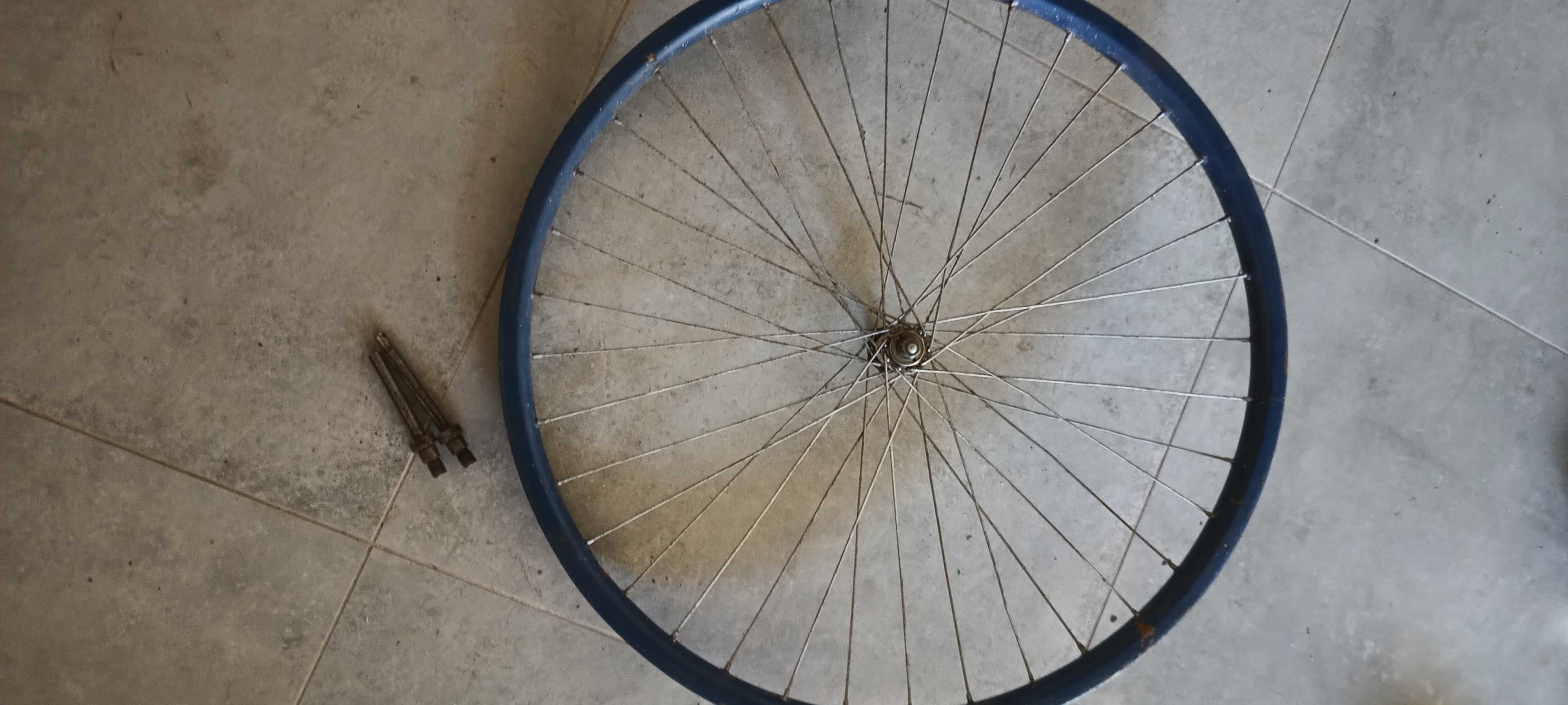 Kolo rowerowe drewniane Labor stare pedaly pozostalosc