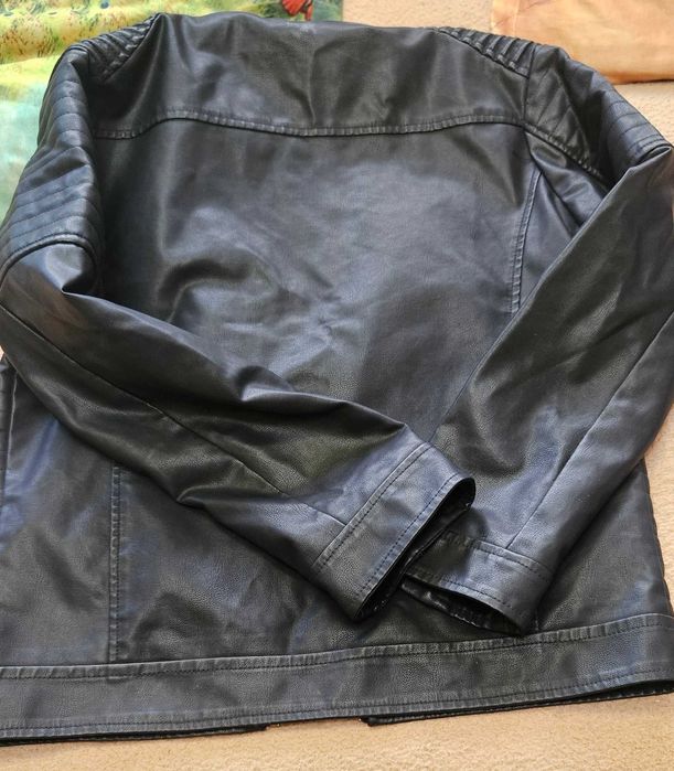 Męska, czarna kurtka skórzana S