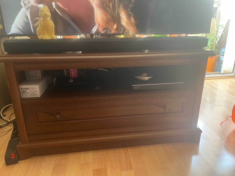 Sprzedam szafkę pod telewizor