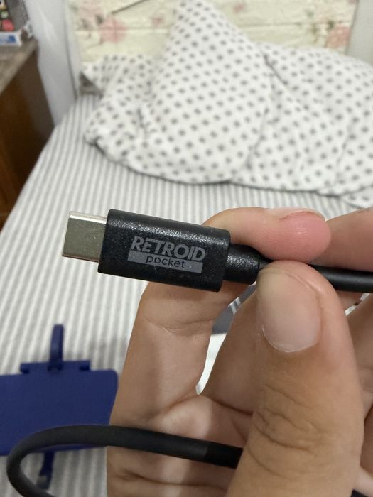 Retroid Pocket 5 com acessorio de Dual Screen como novo