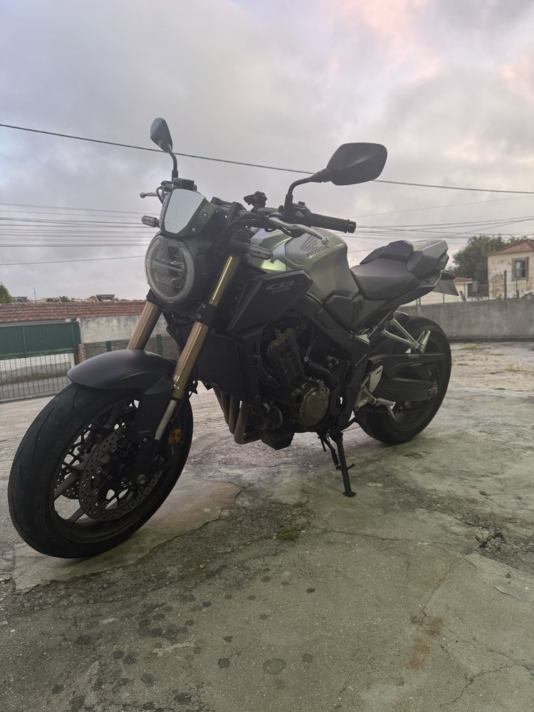 Honda cb 650 r de 2019.