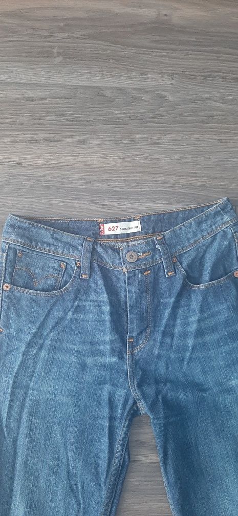 Oryginalne jeansy Levis staight 627 rS