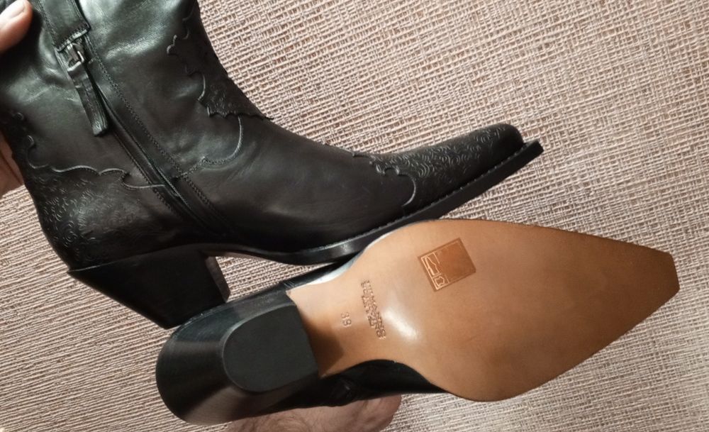 Черевики козаки ERMANNO SCERVINO. Італія. Нові.