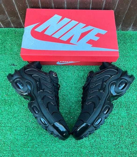 Buty meskie Mokasyny Nike Air Max TN Plus Black R.44