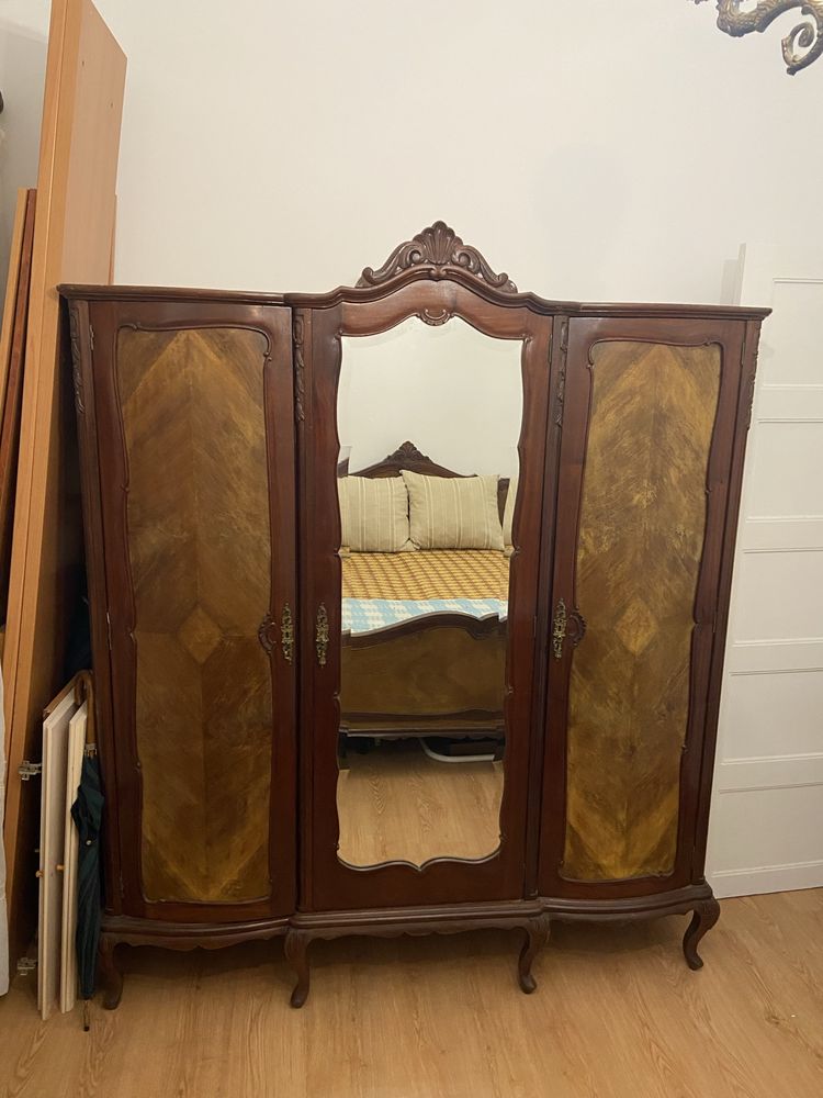 Mobilia de quarto antiga. Tudo 200€ sem colchao