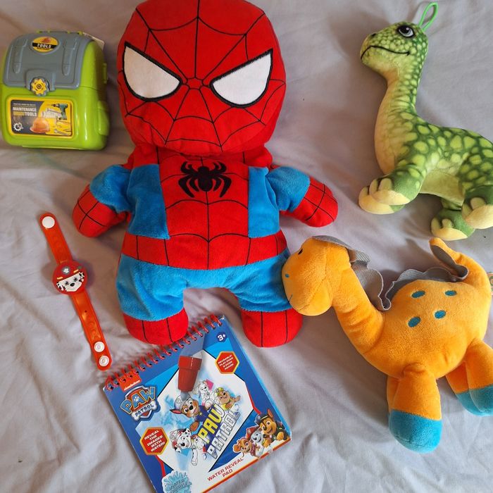 Dinozaur spiderman narzędzia