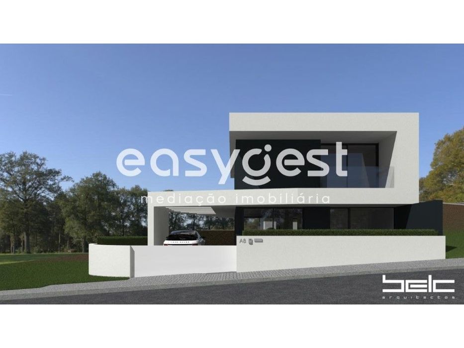 Moradia T3+1 de luxo em construção com vista sobre o rio Arade