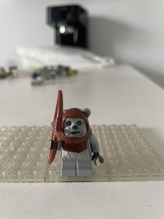 Figurka LEGO StarWars Ewok Wojownik | stan idealny
