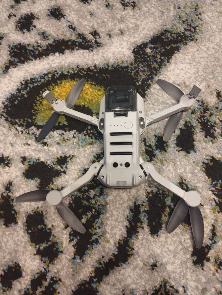 DJI Mini 2 + Torba + Karta SD
