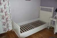 Białe łóżko Hemnes Ikea