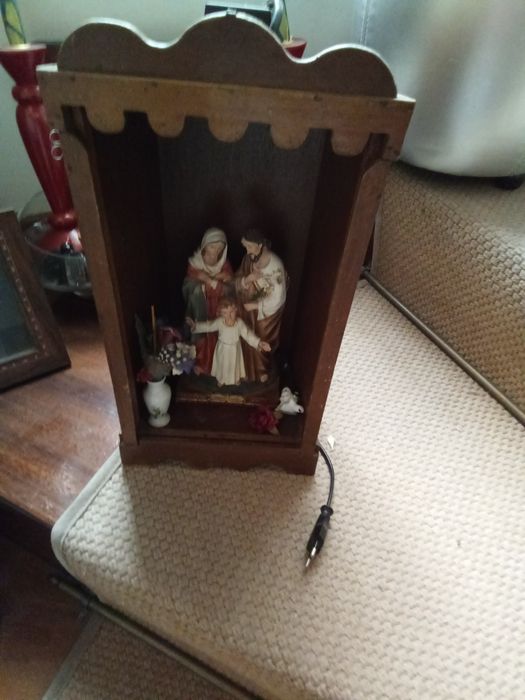ORATORIO ANTIGO Sem os santos tem iluminacao