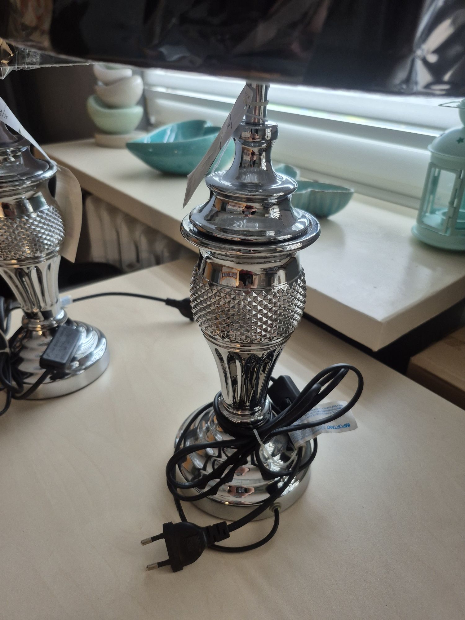 Nowe lampy z czarnym abażurem