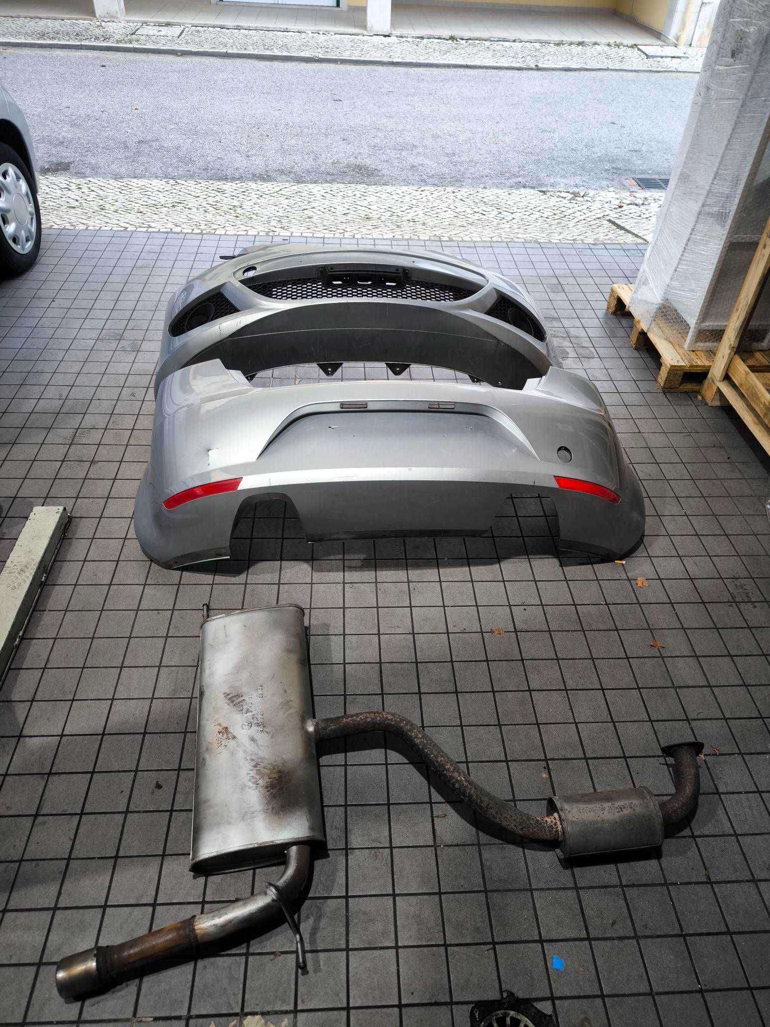 Para-choques + Panela traseira Seat Leon 1P