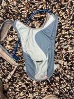 Mochila de Hidratação Camelback Charm Cinza 1,5L Em Perfeito Estado