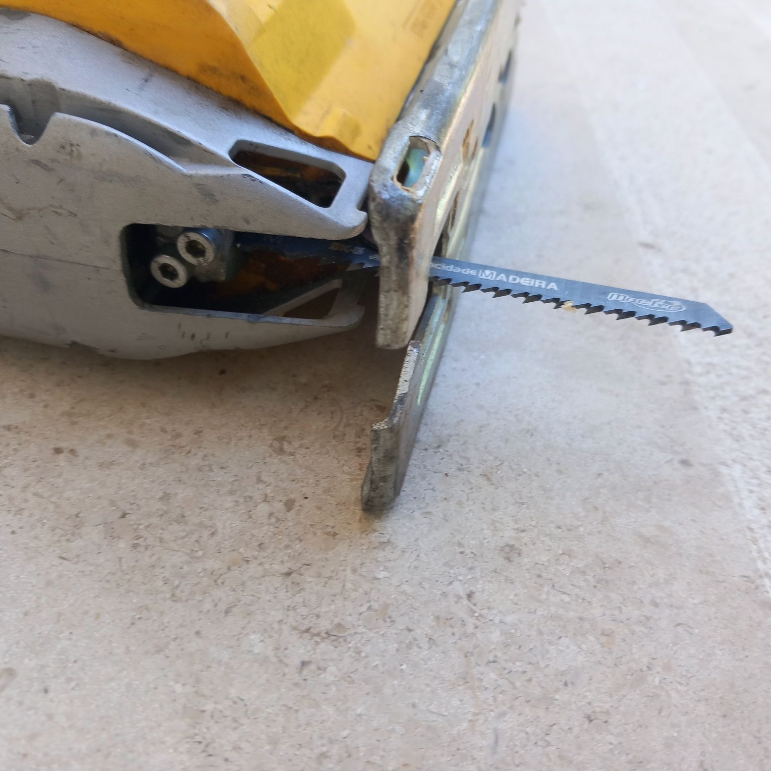 Tico-tico Dewalt  500W
