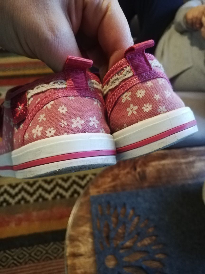 Buty dziewczęce r. 27