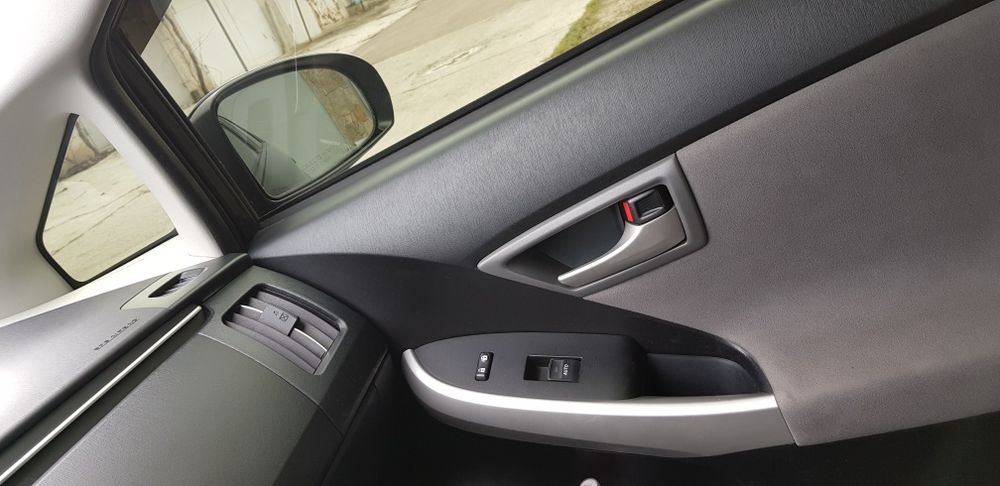 Тоyota Prius 30 2015 гибрид