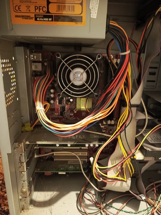 Stary komputer AMD 2000+ MSI agp 8x