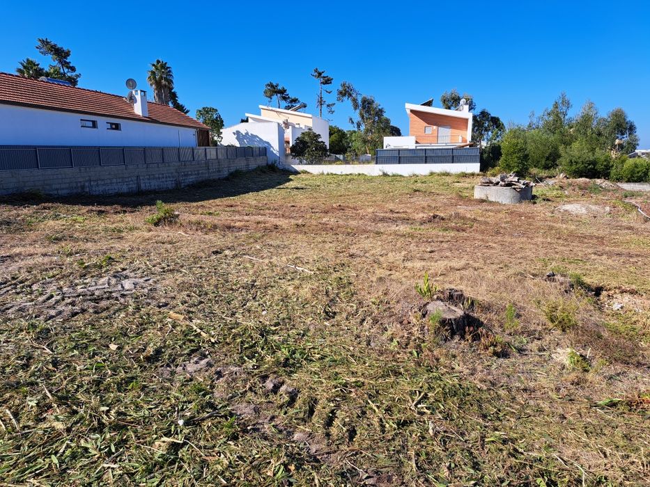 Limpeza de terrenos jardins vedações