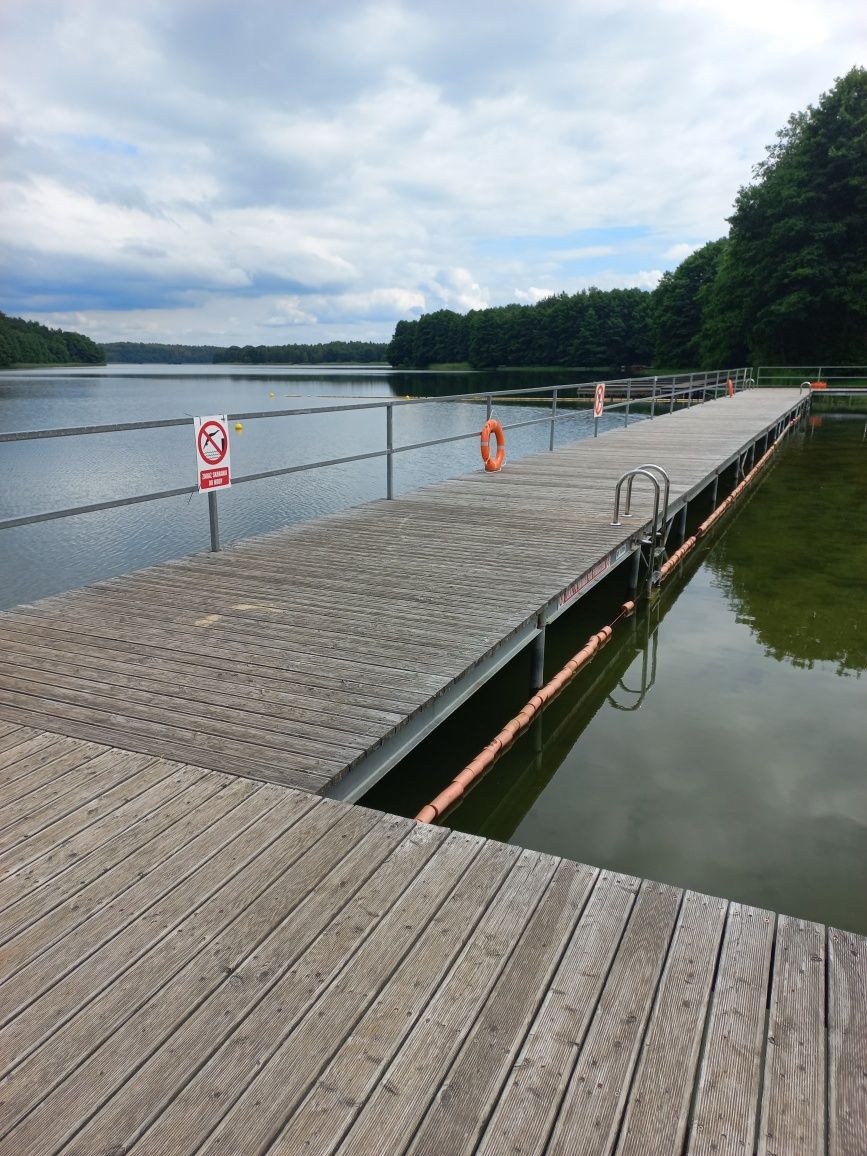sierpień-wrzesień domek nad jeziorem  z basenem I balią z jacuzzi