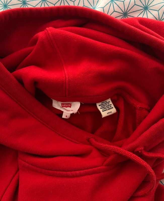 Bluza czerwona kangurka z kapturem Levi's Levis 36 S