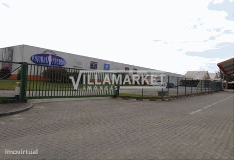 Loja da banca com 100 m² destinada a comércio inserida no Centro Comer