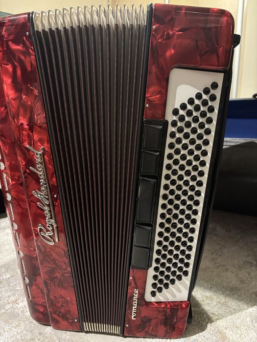 Akordeon guzikowy 120 basów – Royal Standard – Stan Dobry