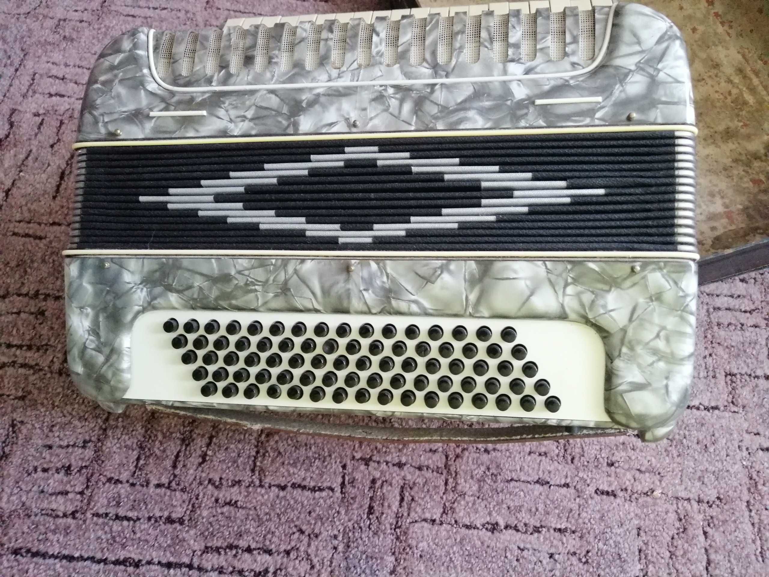 Akordeon Solo, sprawny