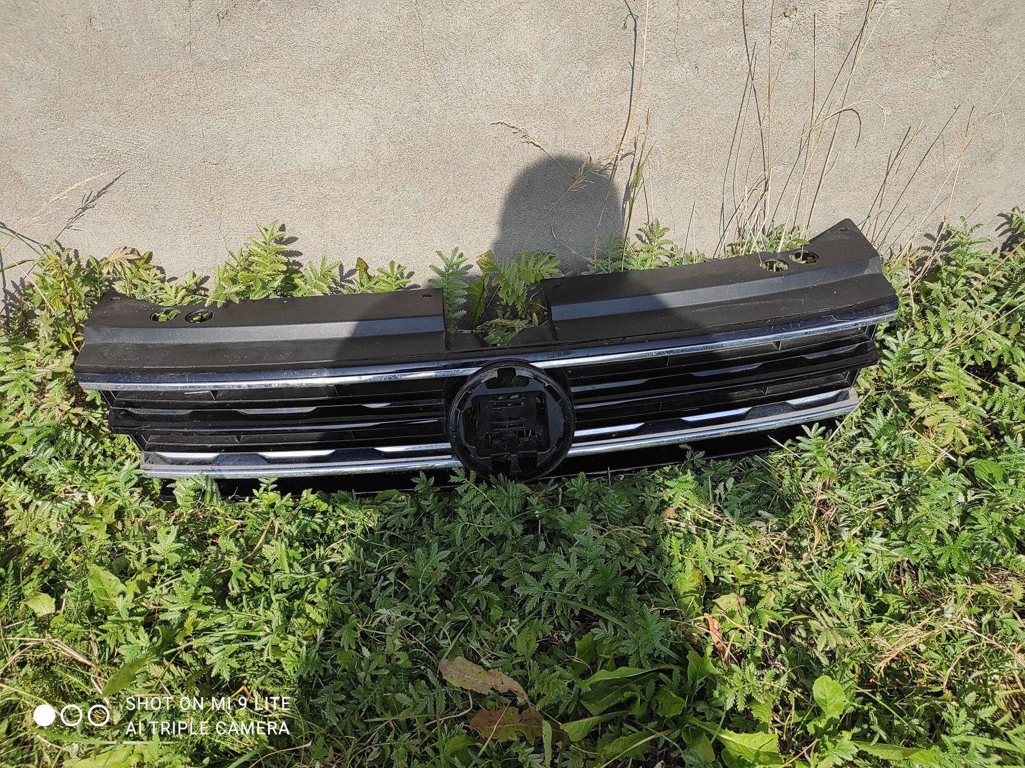 Grill Atrapa chłodnicy Volkswagen Tiguan II 2 5NA